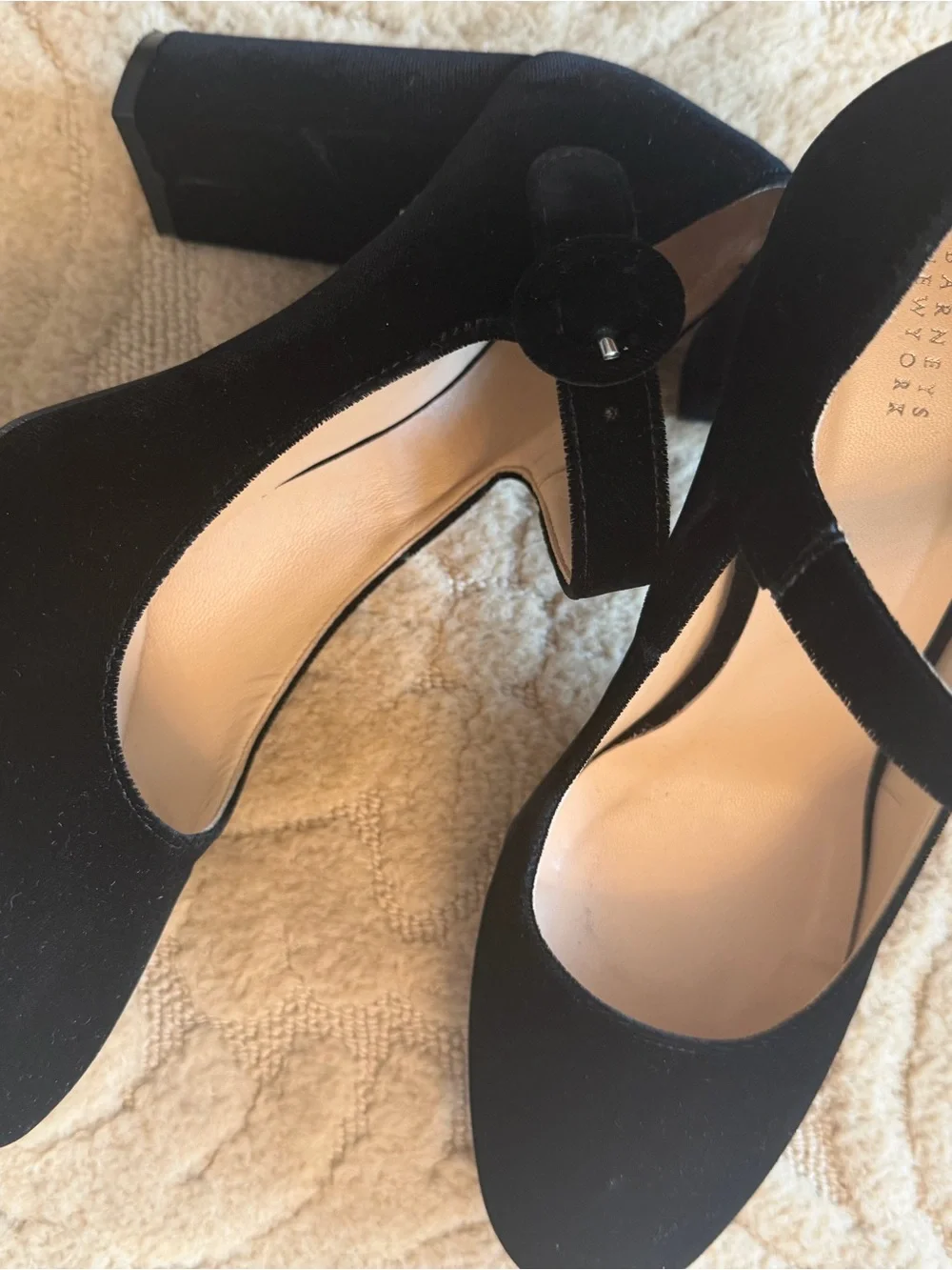 Velvet vintage maryjane Pumps, 39-1/2 classics. Like new!